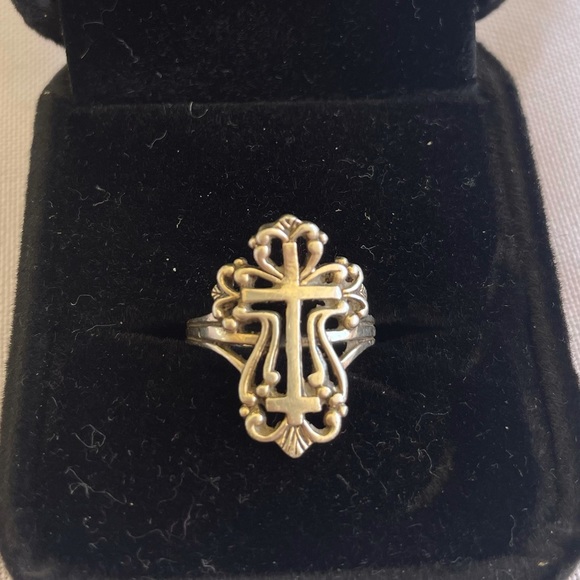 Jewelry - Size 5 sterling silver cross ring